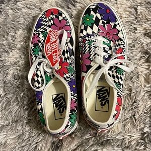 new with tags Womens Vans